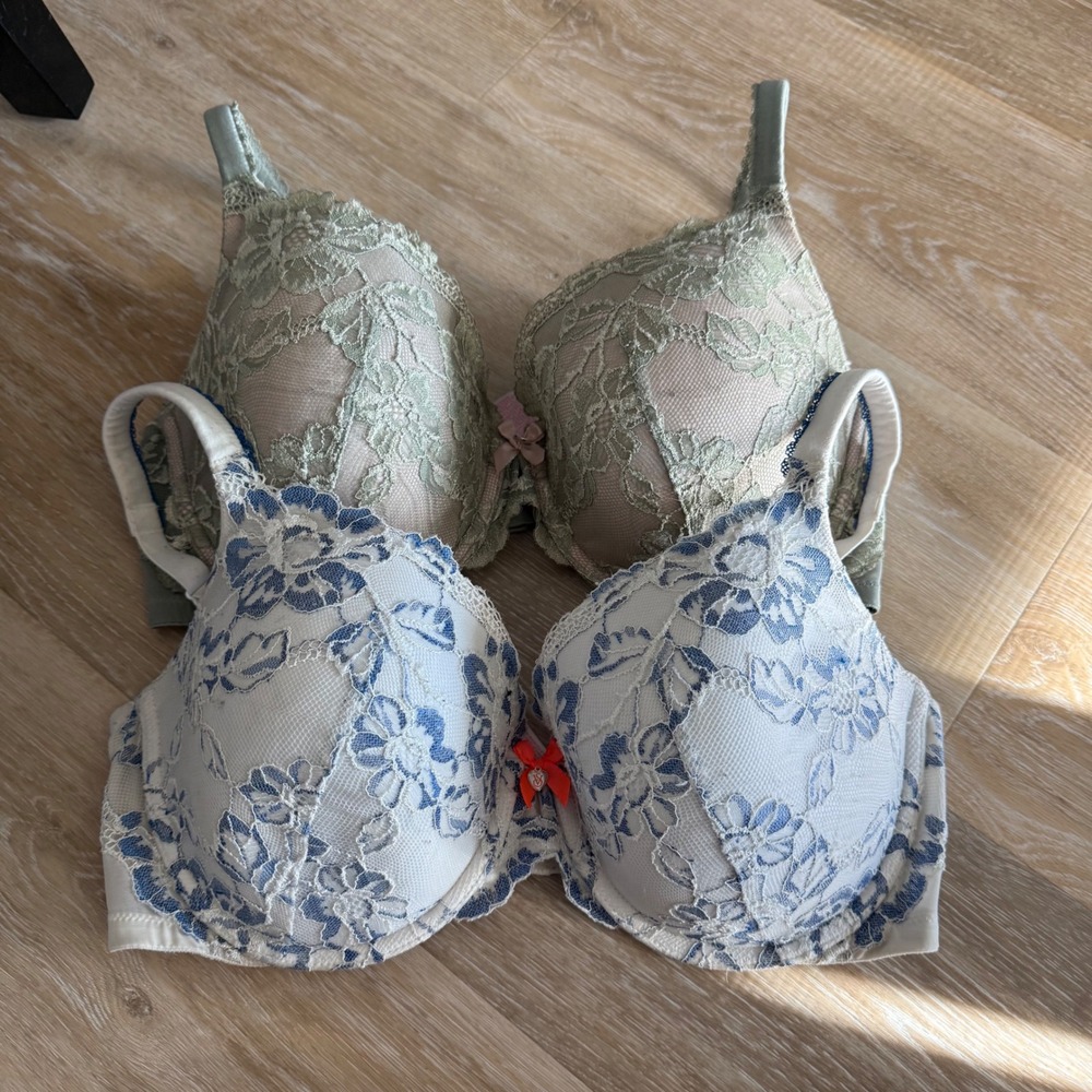 Lot 2 Victorias Secret Bras Body By Victoria Lined Perfect Coverage Lace 36DD z0
